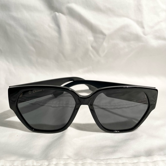 Dior women’s black sunglasses - Picture 4 of 7